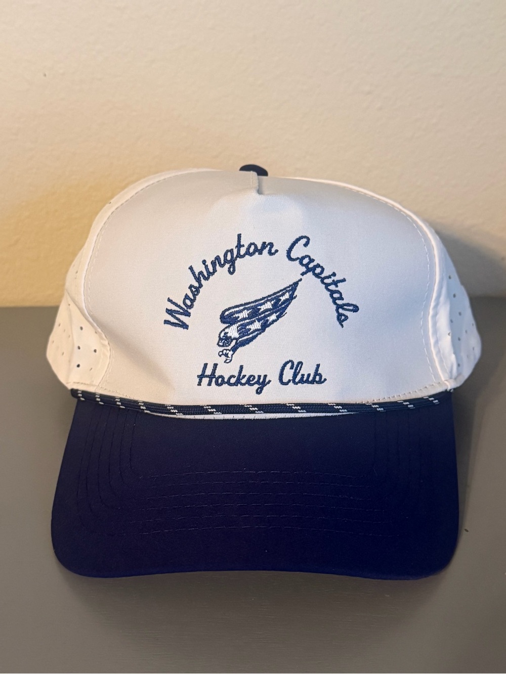 Washington Capitals Hockey Club A-Frame Snapback Hat NWOT White Blue Rope Cap